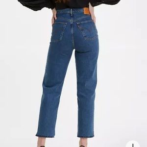 Levi’s Ribcage Straight Jeans, run small